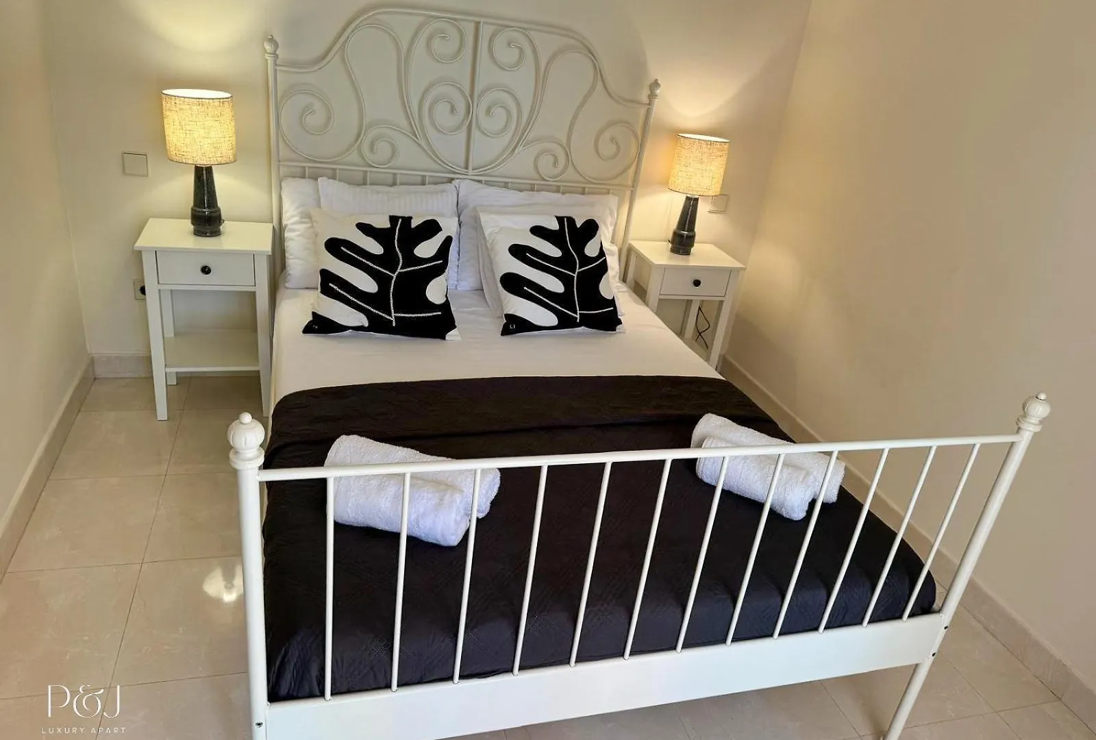 Pj Luxury Apart Sotoserena Εστεπόνα Ισπανία