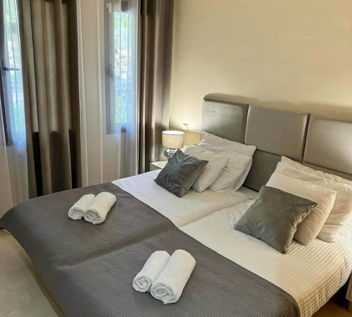 Pj Luxury Apart Sotoserena Estepona Spain